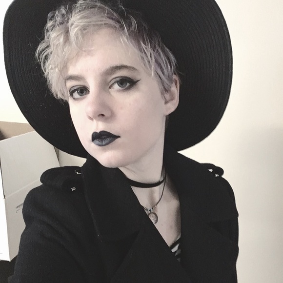 mildlygoth